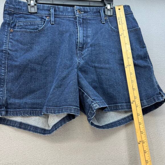 Levi's Women's Jean Shorts Size 12 W31 Medium Wash - Picture 6 of 11